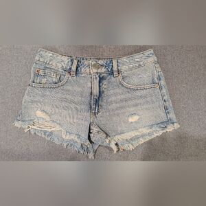 Garage Low rise denim shorts in size zero